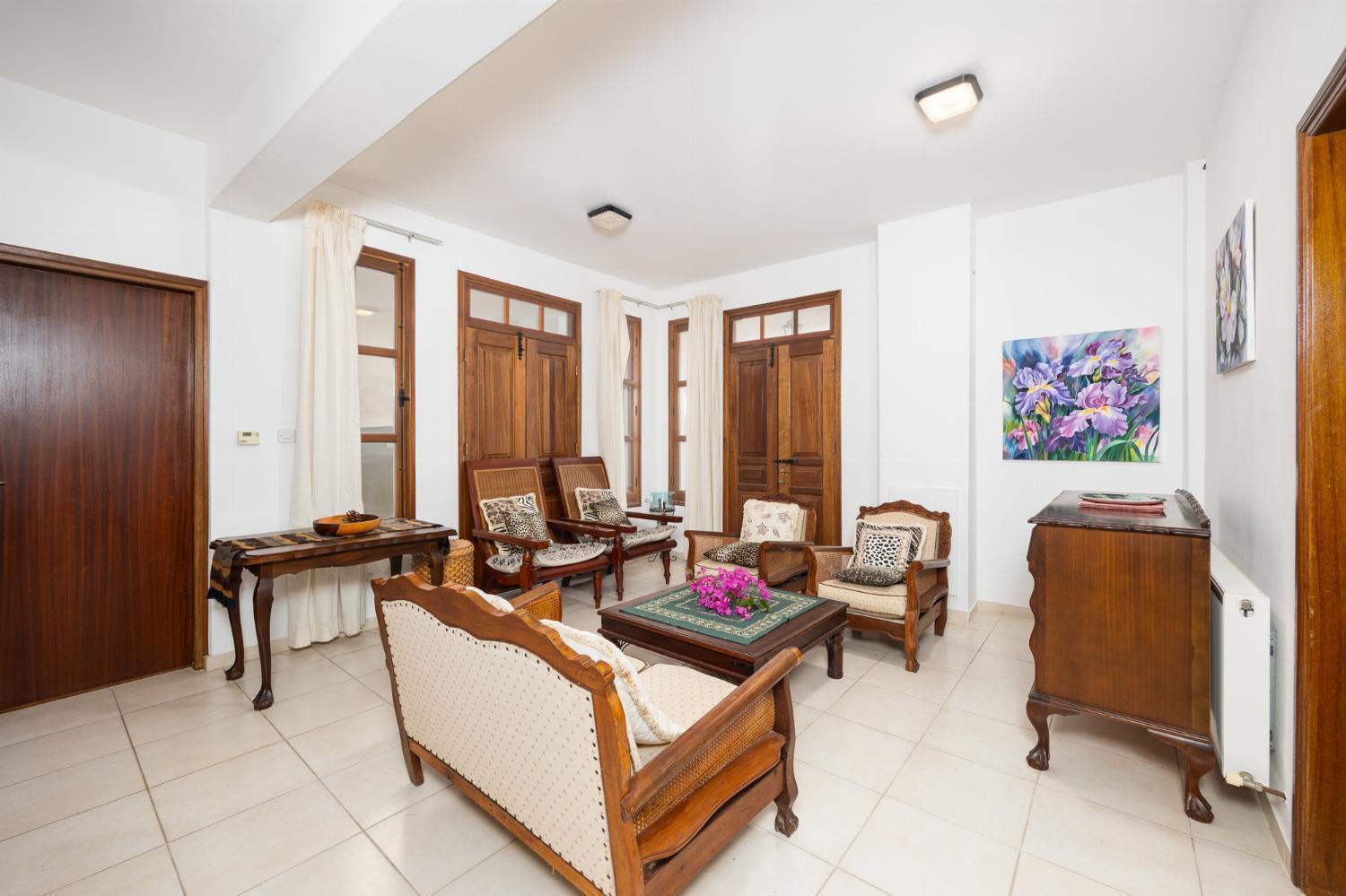 Villa Irene Palace Paphos ภายนอก รูปภาพ