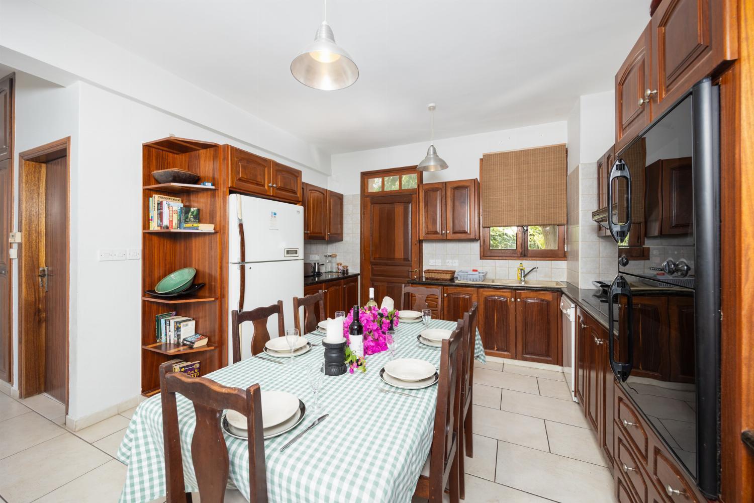 Villa Irene Palace Paphos ภายนอก รูปภาพ